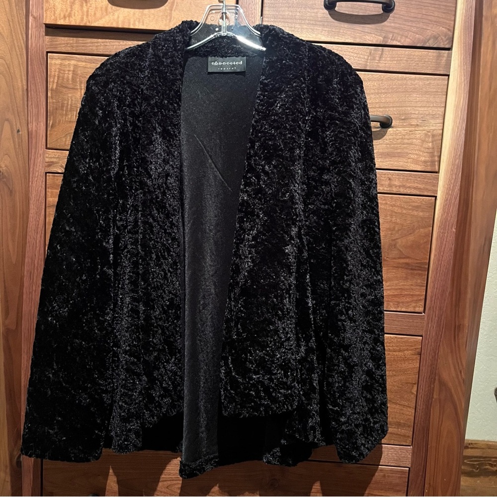 Vtg Connected Women’s Black Crushed Velvet jacket